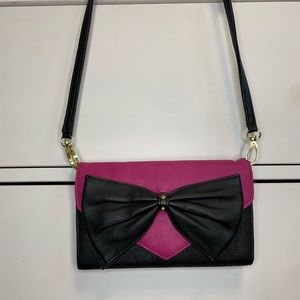 Betsy Johnson Crossbody Purse. Black/Pink with Bow